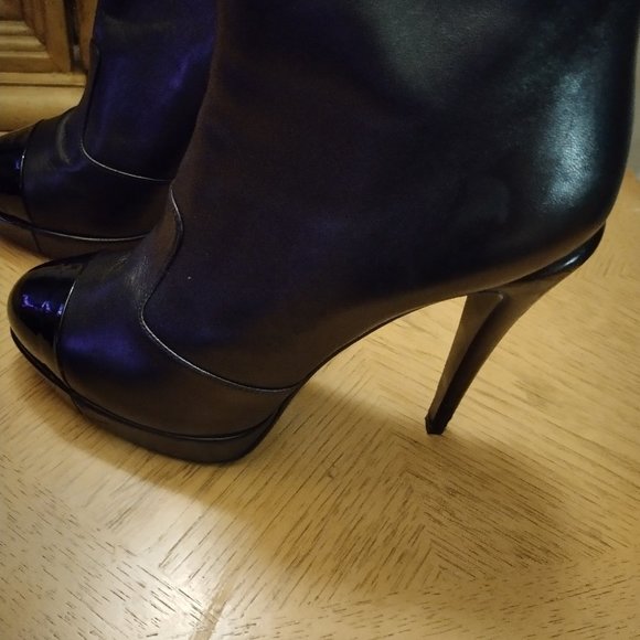 Chanel boots - Picture 1 of 5